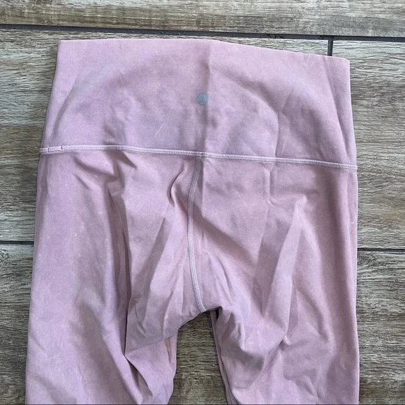 Lululemon Wunder Under High-Rise Tight Snow Washed
Vintage Mauve Size 6 - Picture 7 of 11